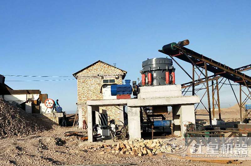1750圆锥破碎机作业现场图 1750圆锥破碎机作业现场图