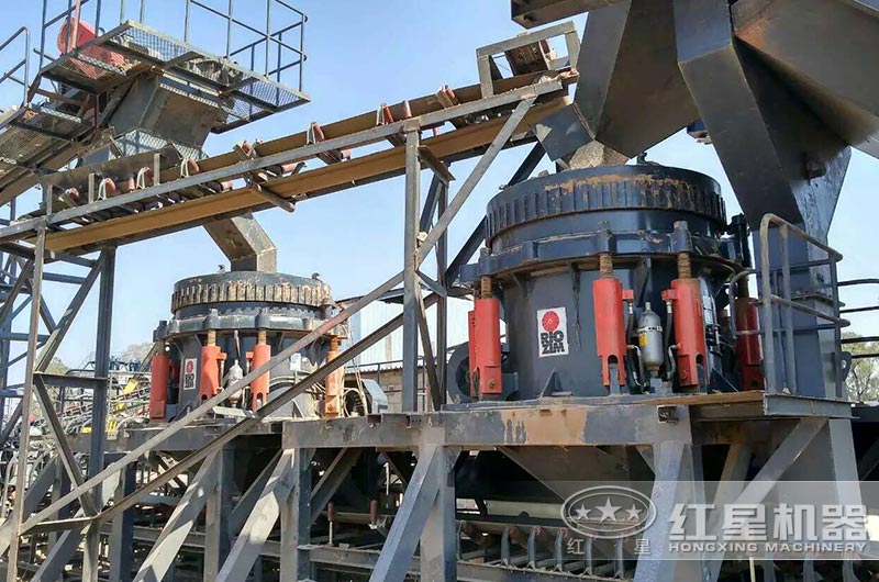 该大型碎石机生产线使用两台圆锥破投资成本大概在上百万